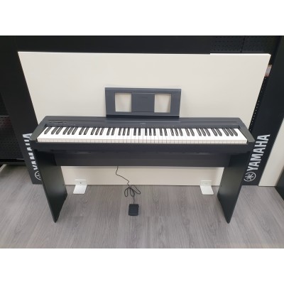 YAMAHA P-45 Noir + Stand Occasion